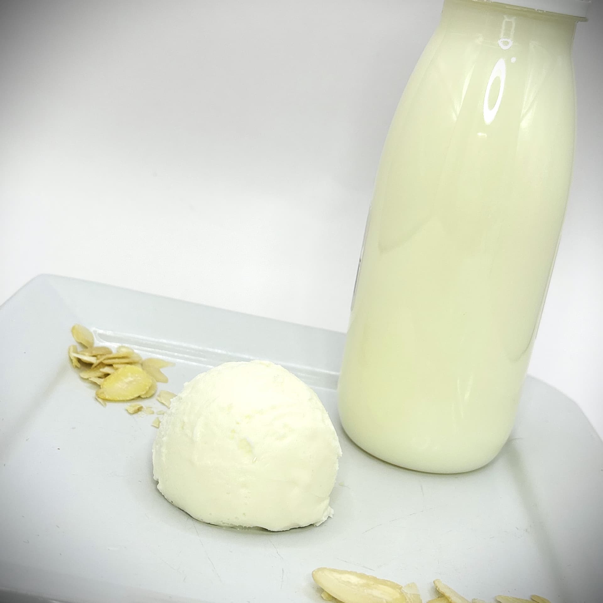 Crème Glacée Lait d'Amande - Photo 1 sur 1