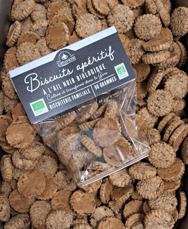 Biscuits apéritif à l’ail noir bio - Photo 1 sur 1